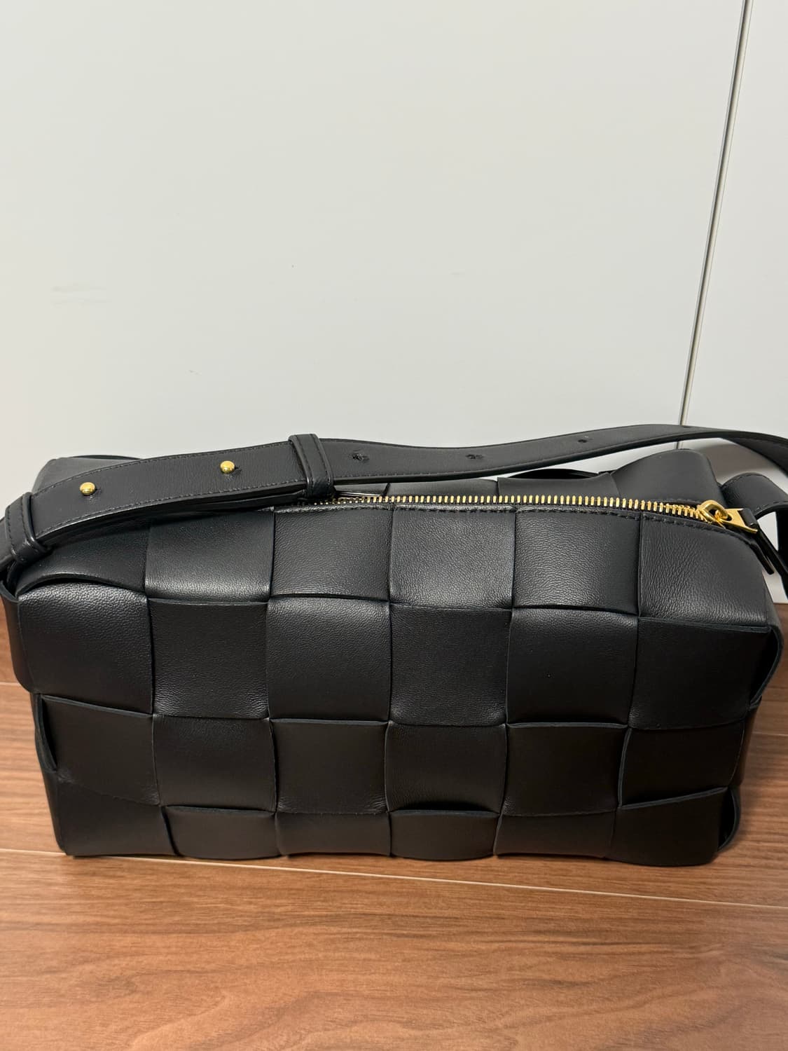 보테가베네타 브릭카세트 미디움 상품이미지1