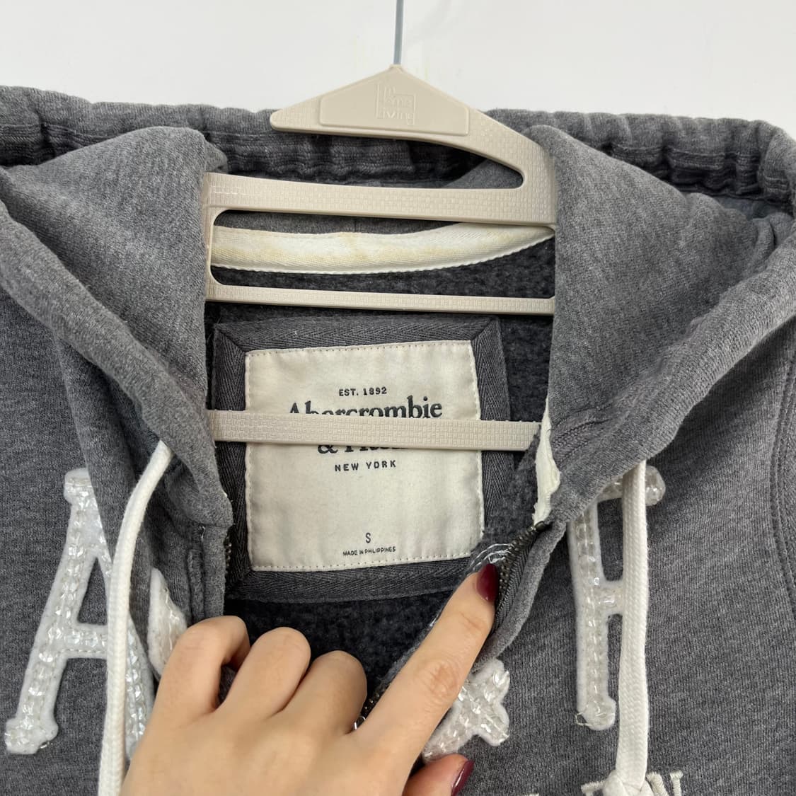 아베크롬비 슬림핏 자수로고 그레이 후드집업 상품이미지5