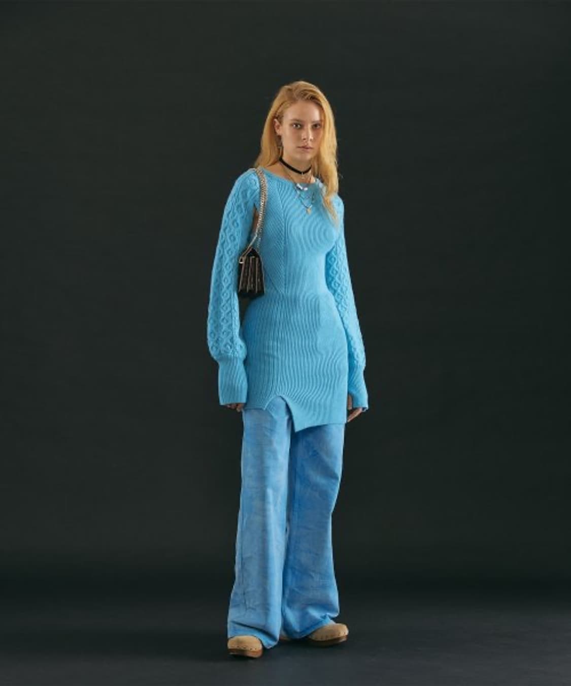 앤더슨벨) 컷아웃 미니 니트 원피스 상품이미지5