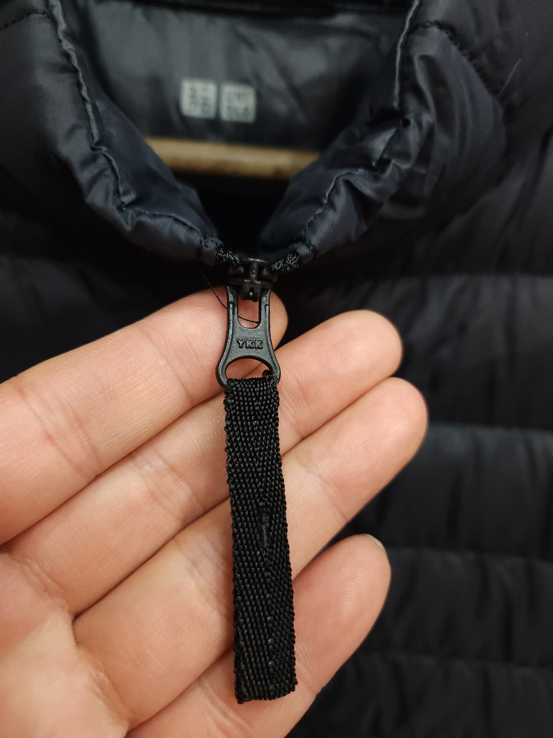 유니클로 오리털 경량 패딩 조끼
​
 상품이미지5