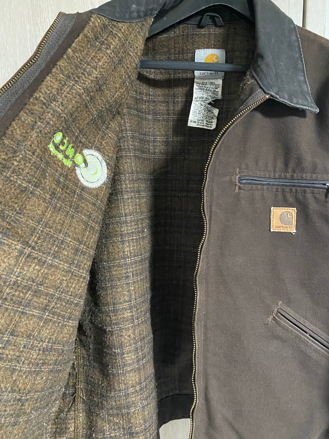 칼하트 j97 다크브라운 L 팝니다 상품이미지2