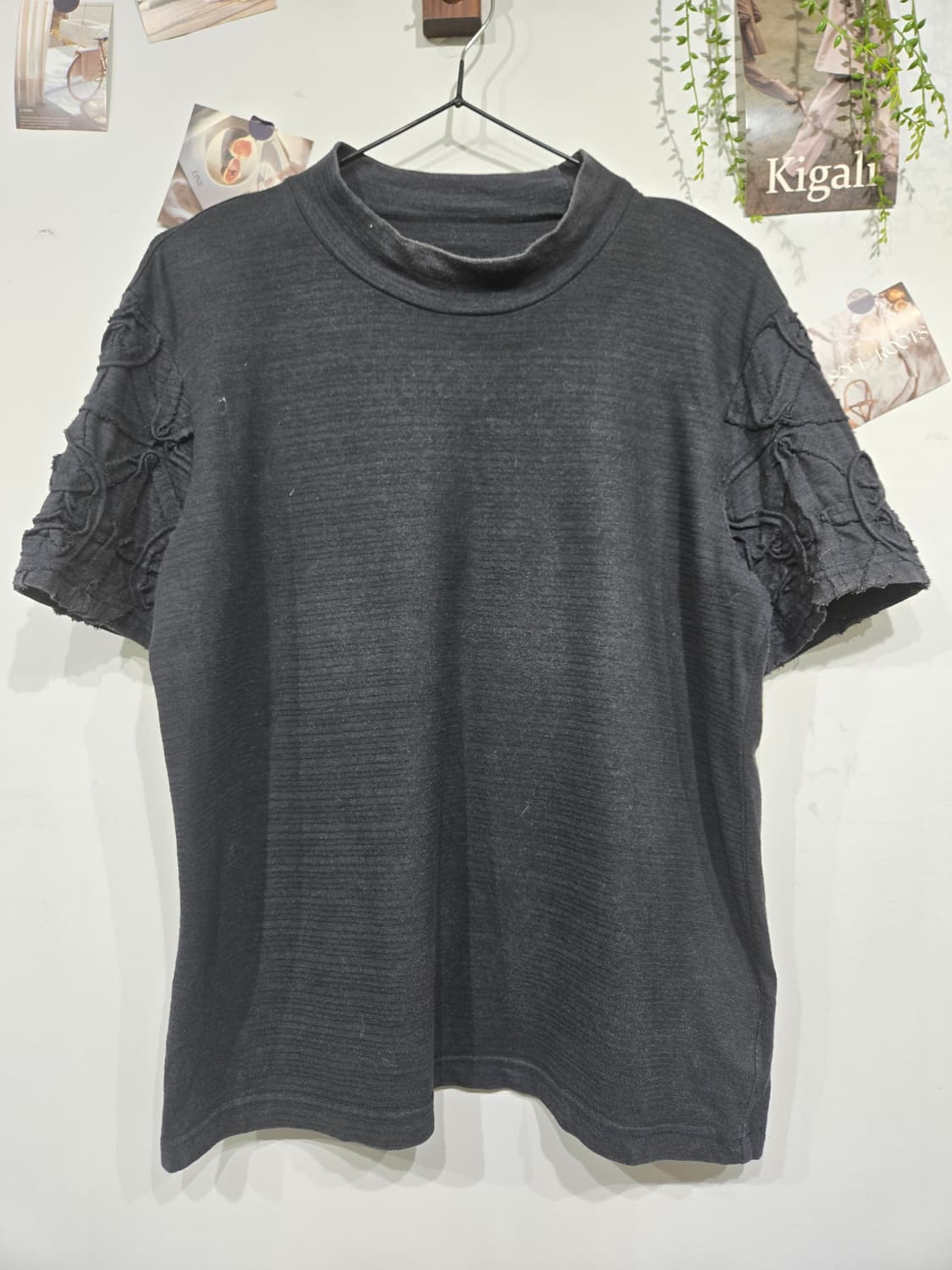 하이 스포팅기어 블랙 반팔 티셔츠 소매 포인트 이세이미야케 상품이미지3