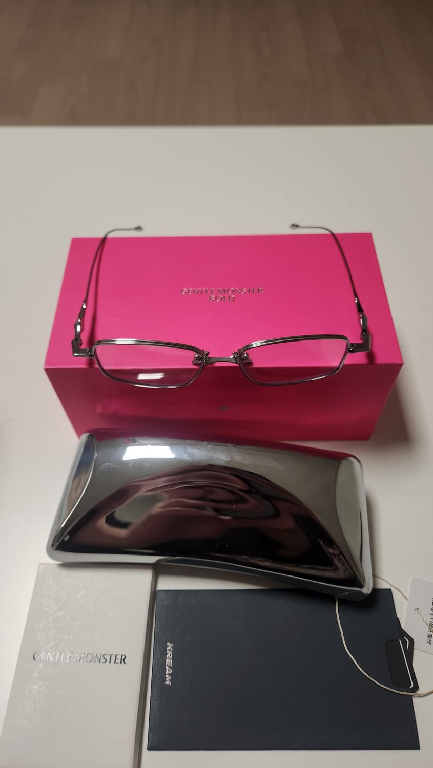 젠틀몬스터 ATOMIC-02 (아토믹02)판매합니다. 상품이미지2