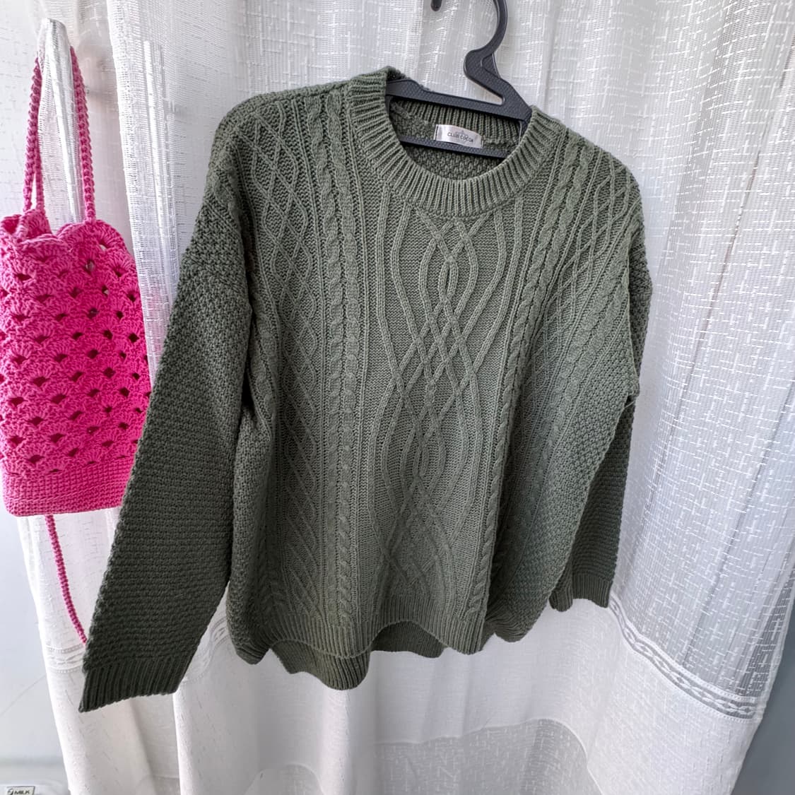 카키 라운드넥 케이블 니트 스웨터 상품이미지8