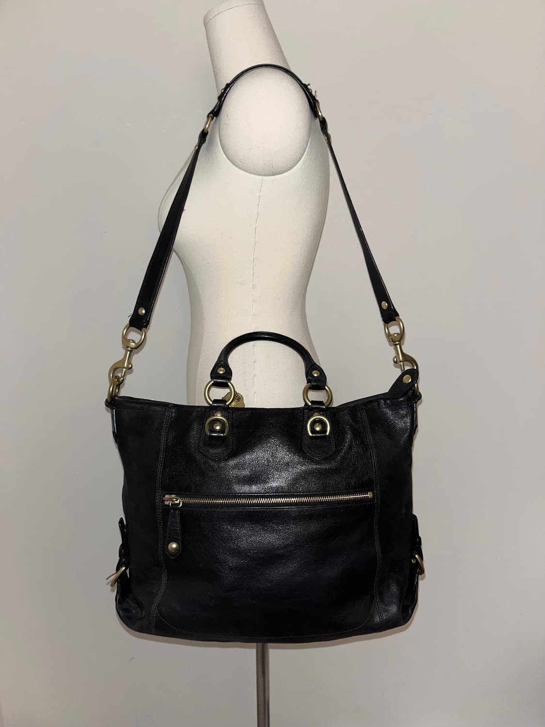 Coach All Black Shoulder bag 상품이미지5