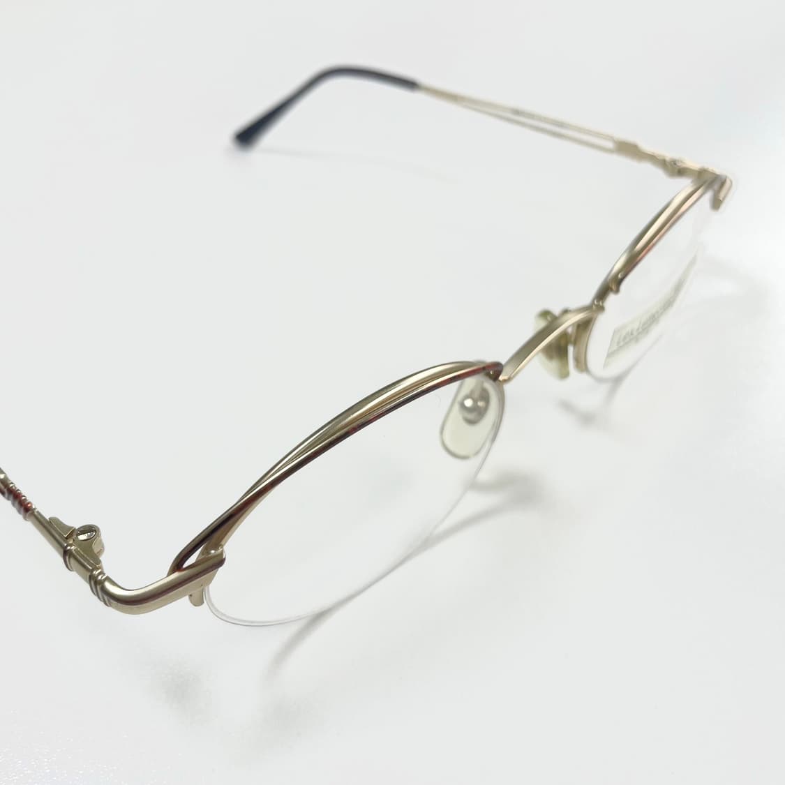 Essilor 프랑스의 하우스브랜드 에실로 사의 빈티지 반무테 안경 상품이미지3