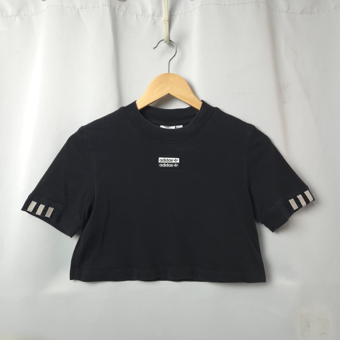 여XS-S 아디다스 크롭 반팔티셔츠 상품이미지1