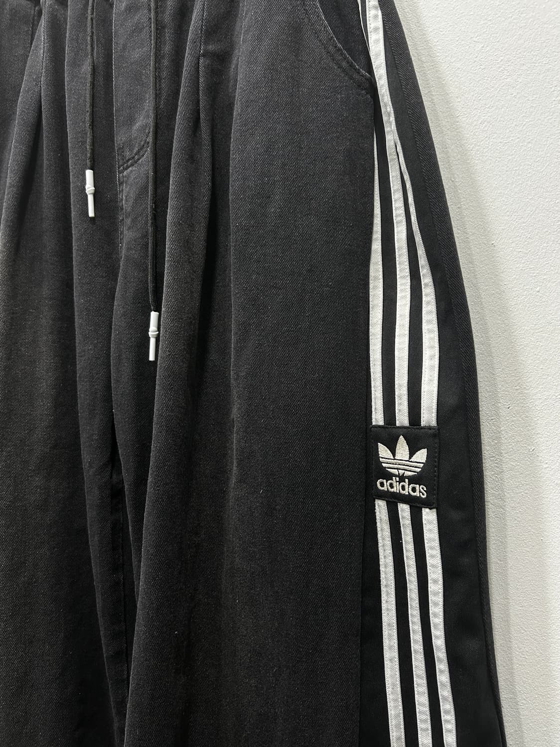 아디다스 와이드 트랙 워싱 리폼 밴딩 팬츠 허리사이즈 28~32인치 상품이미지2