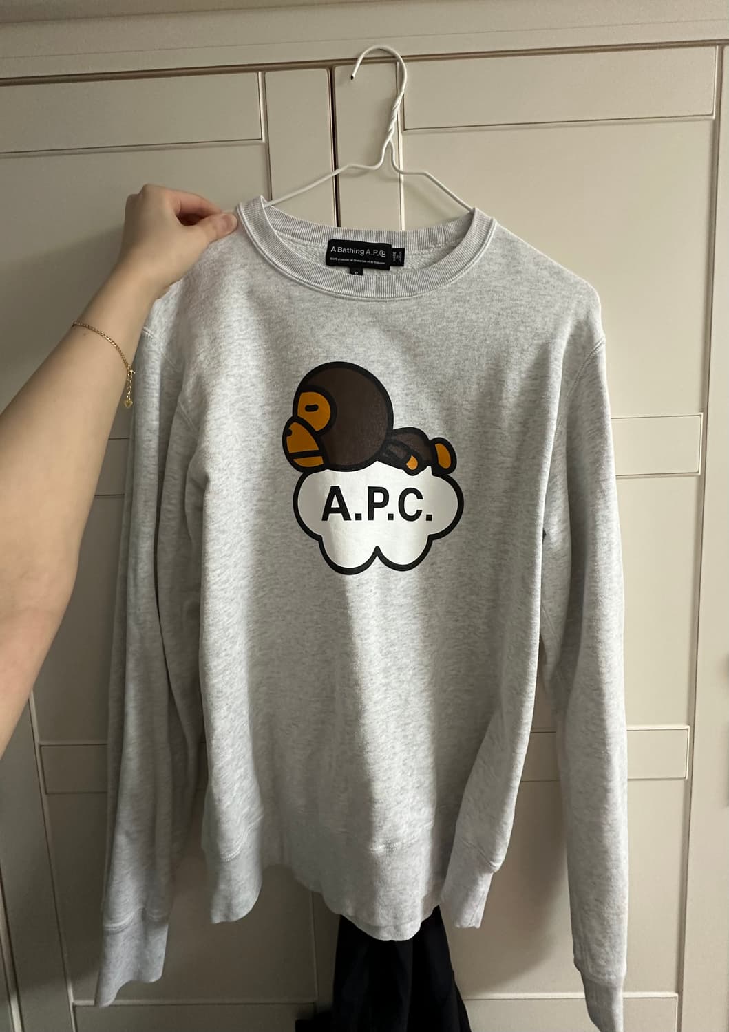 아페쎄 베이프 콜라보 맨투맨 상품이미지1