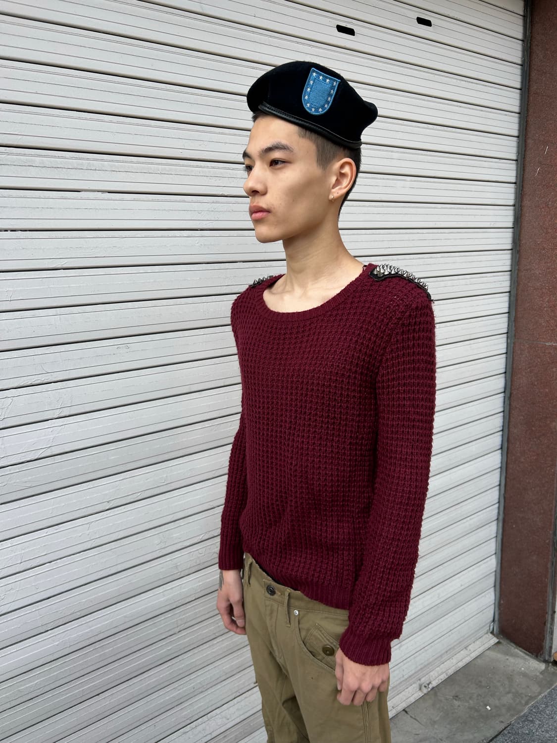 숄더스터드 니트 상품이미지1