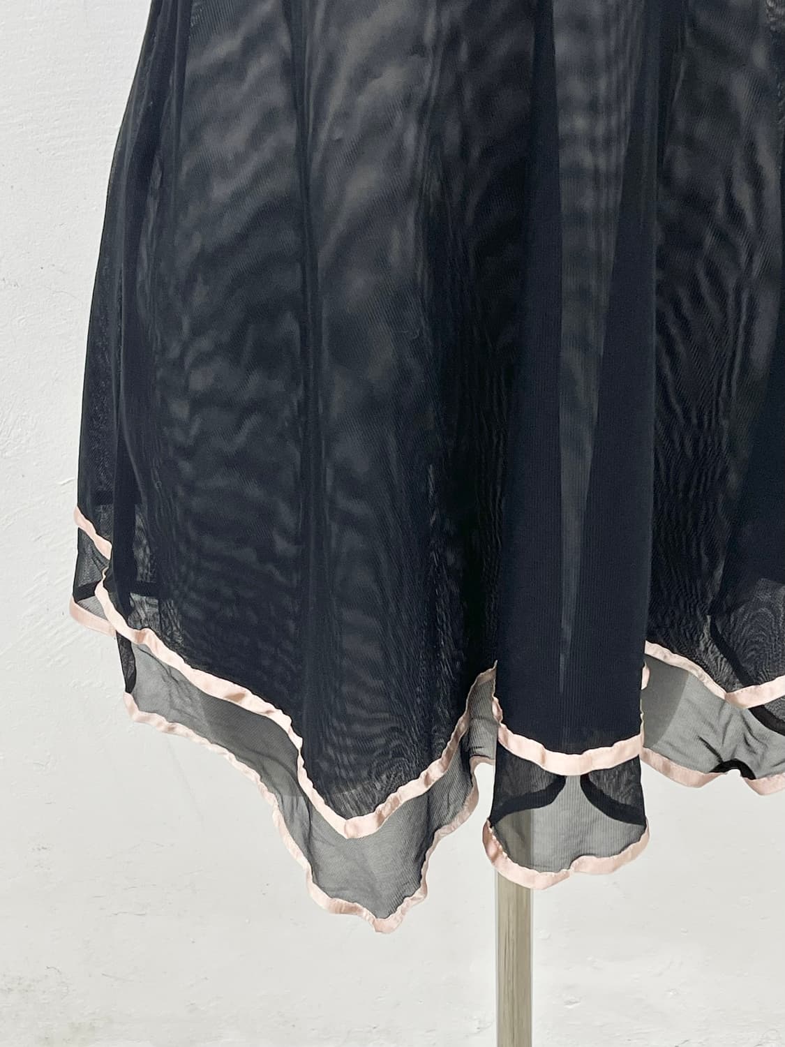 블랙 자수 레이스 슬립 상품이미지3