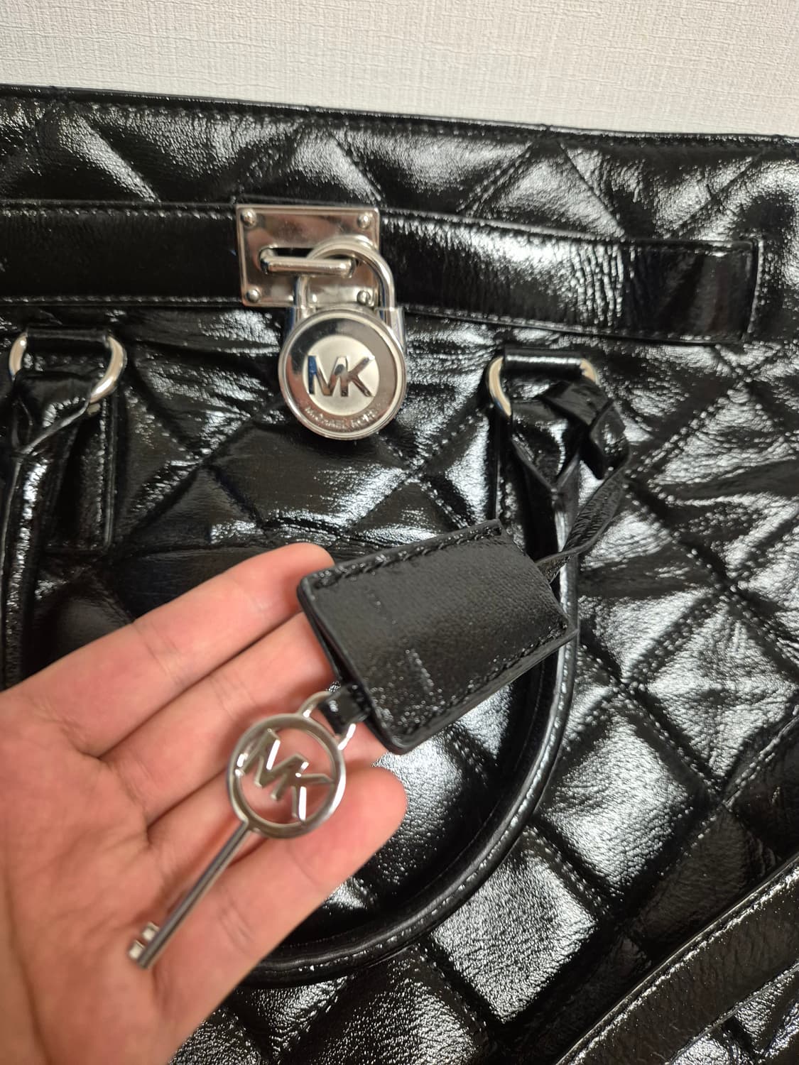 [새상품급]마이클코어스 해밀턴 퀼트 라지 상품이미지6