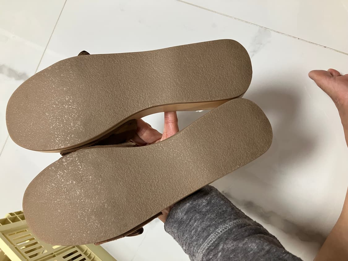 프리피플 웨스턴 버클 스웨이드 슬라이드 우든 샌들 상품이미지3