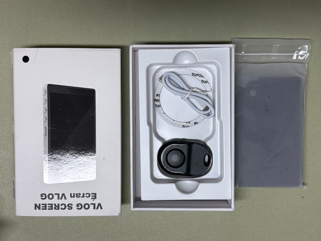 맥세이프 브이로그 후면 셀카 미러링 모니터 미사용 새제품 판매 상품이미지1