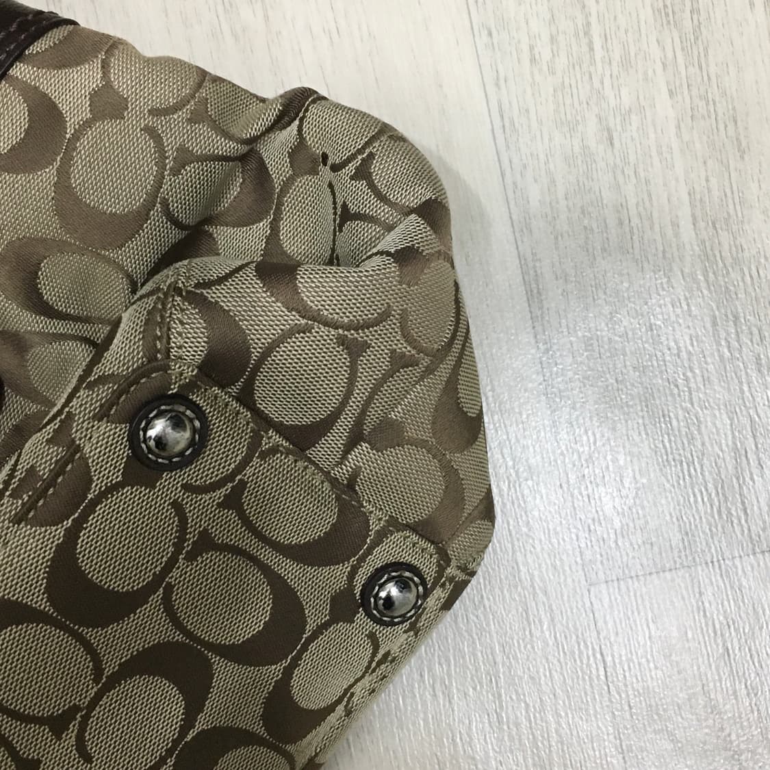 코치 빈티지 시그니처 숄더백 - 브라운 상품이미지4