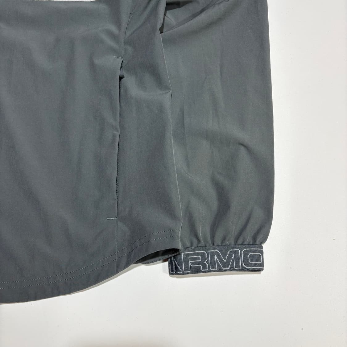 언더아머 투톤 후드 바람막이 자켓 상품이미지2