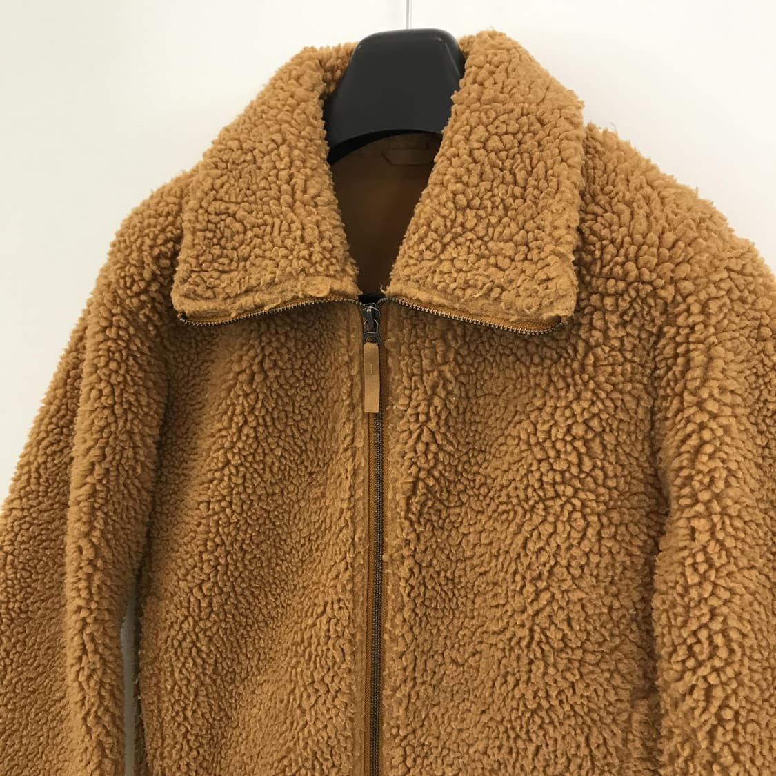 유니클로U 하이넥 카멜 뽀글이플리스점퍼 [S] 상품이미지2