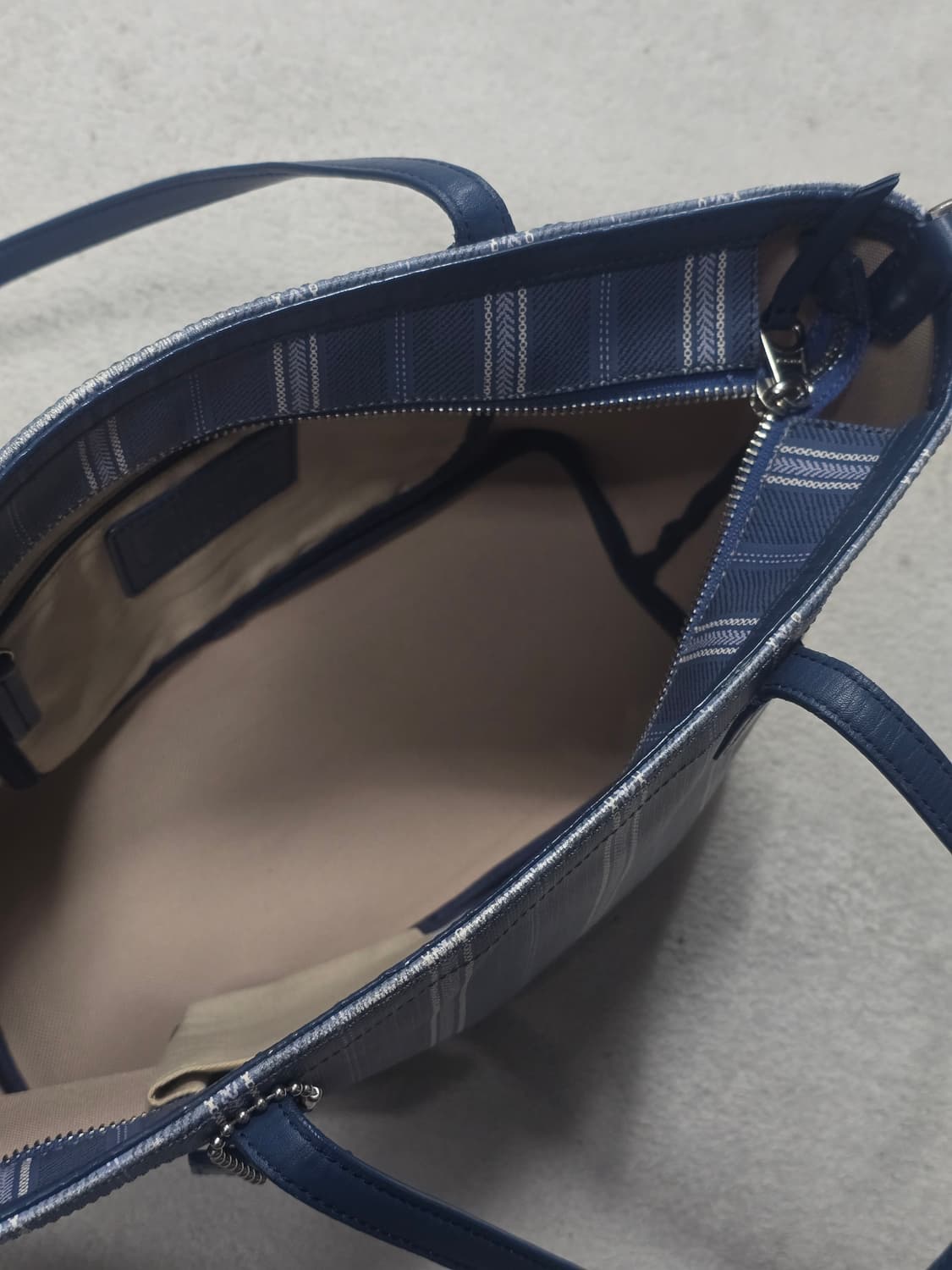 코치 스트라이프 PVC 레더 토트백  상품이미지5