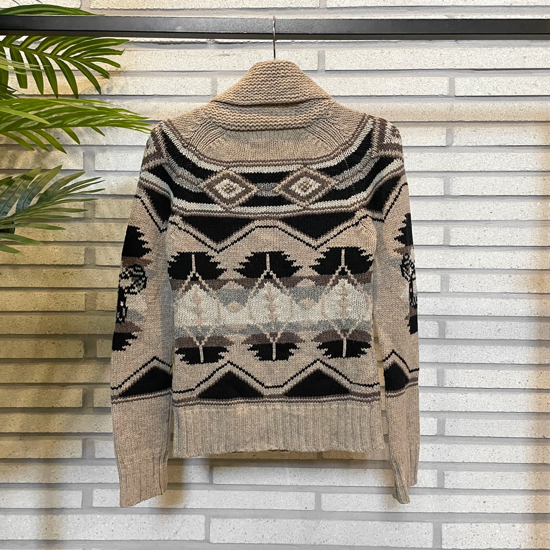 Aritzia TNA 코위찬 니트 집업 가디건 아즈텍 패턴 디테일 베이지 상품이미지3