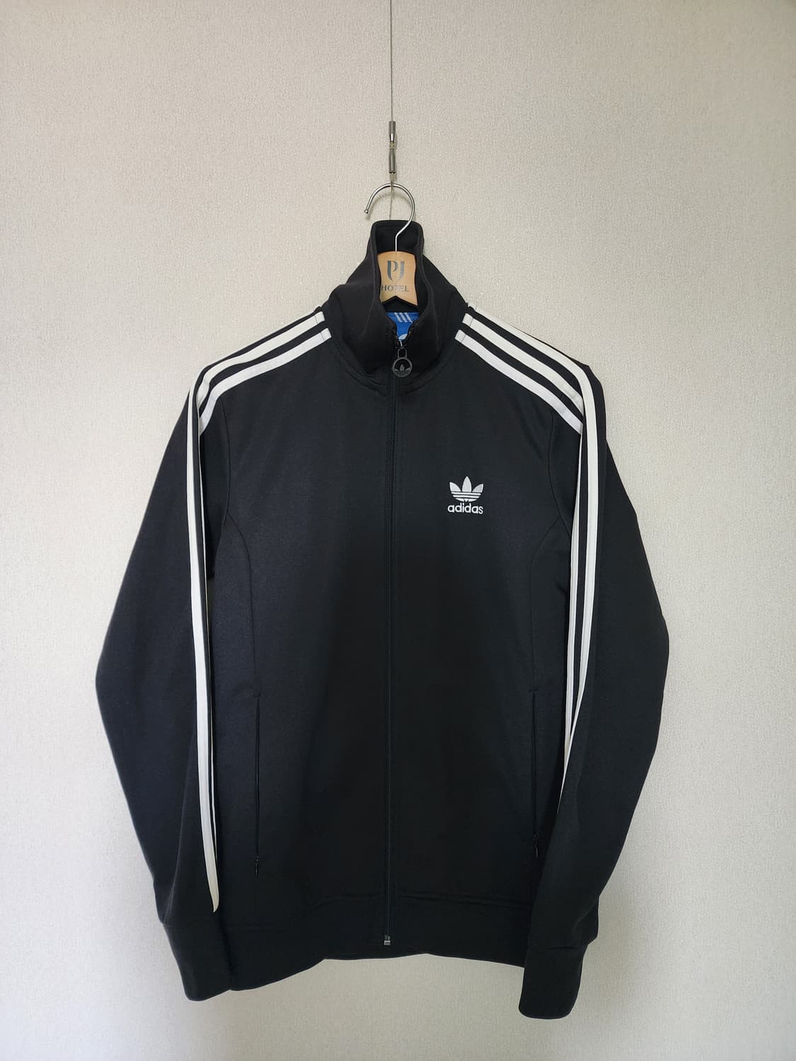 아디다스 블랙 삼선 트랙탑 상품이미지1