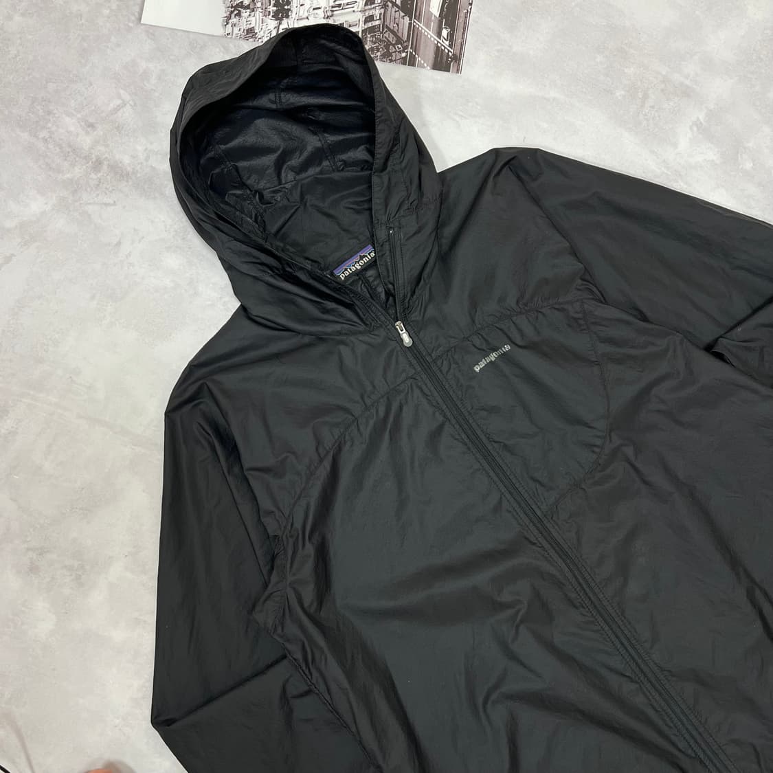 파타고니아 로고 바람막이 자켓 블랙 상품이미지3