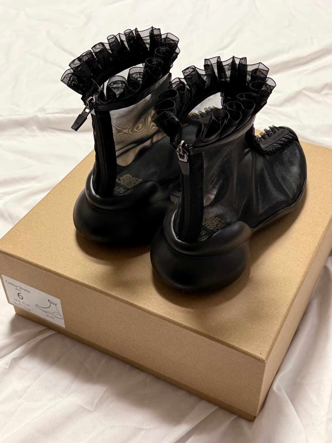 COLLINA STRADA BLACK MESH RUFL BOOTS 상품이미지4