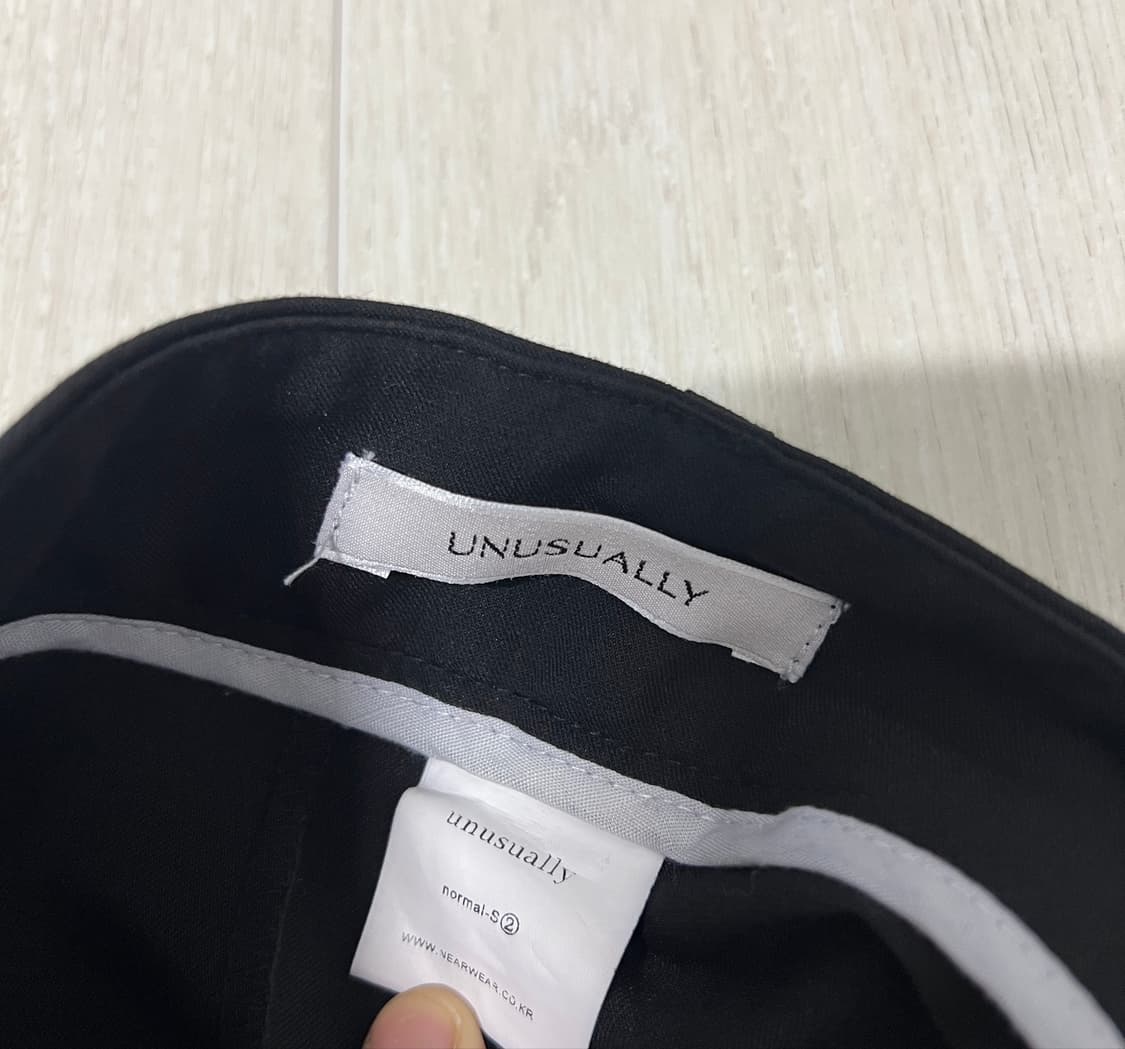 니어웨어 블랙 핀턱 와이드슬랙스 팬츠s 상품이미지5