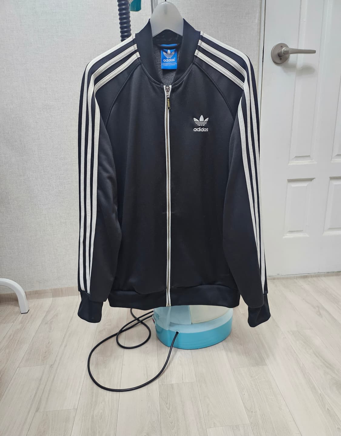 (105)XL ☆초대장급☆ 아디다스 오리지널 슈퍼스타 [검흰] 트랙탑져지 상품이미지1