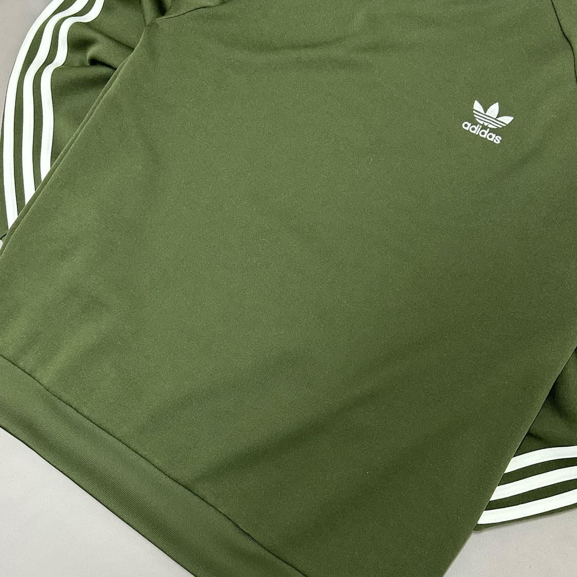 아디다스 슈퍼스타 삼선 카키 맨투맨 105 상품이미지5