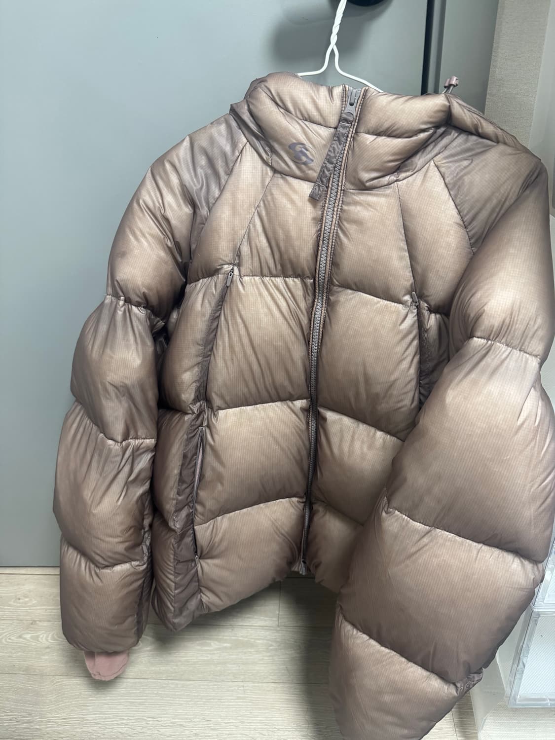 [1] 산산기어 셰이드 푸퍼 자켓 패딩 애쉬 핑크 상품이미지3