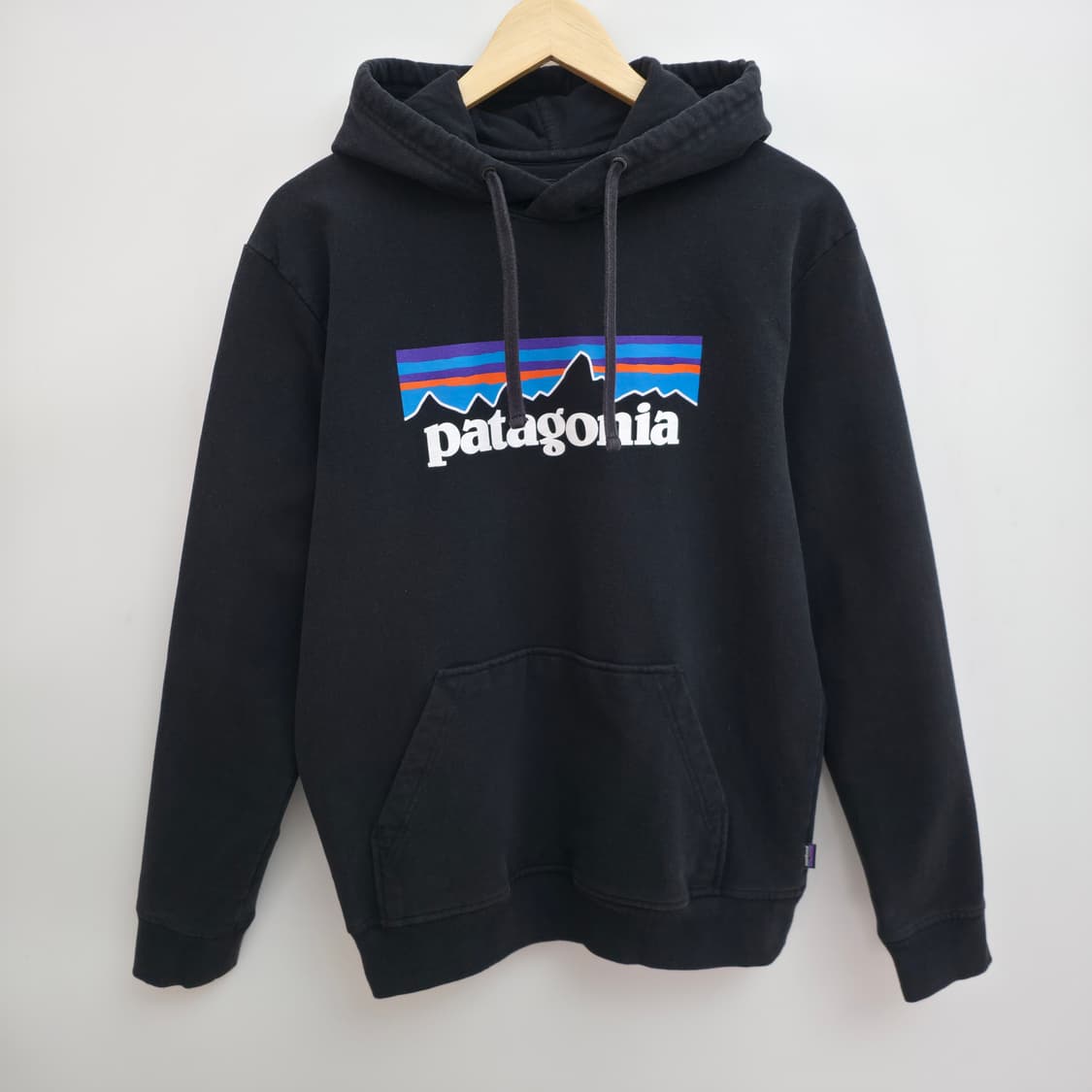[M] 파타고니아 블랙 후드티 상품이미지1