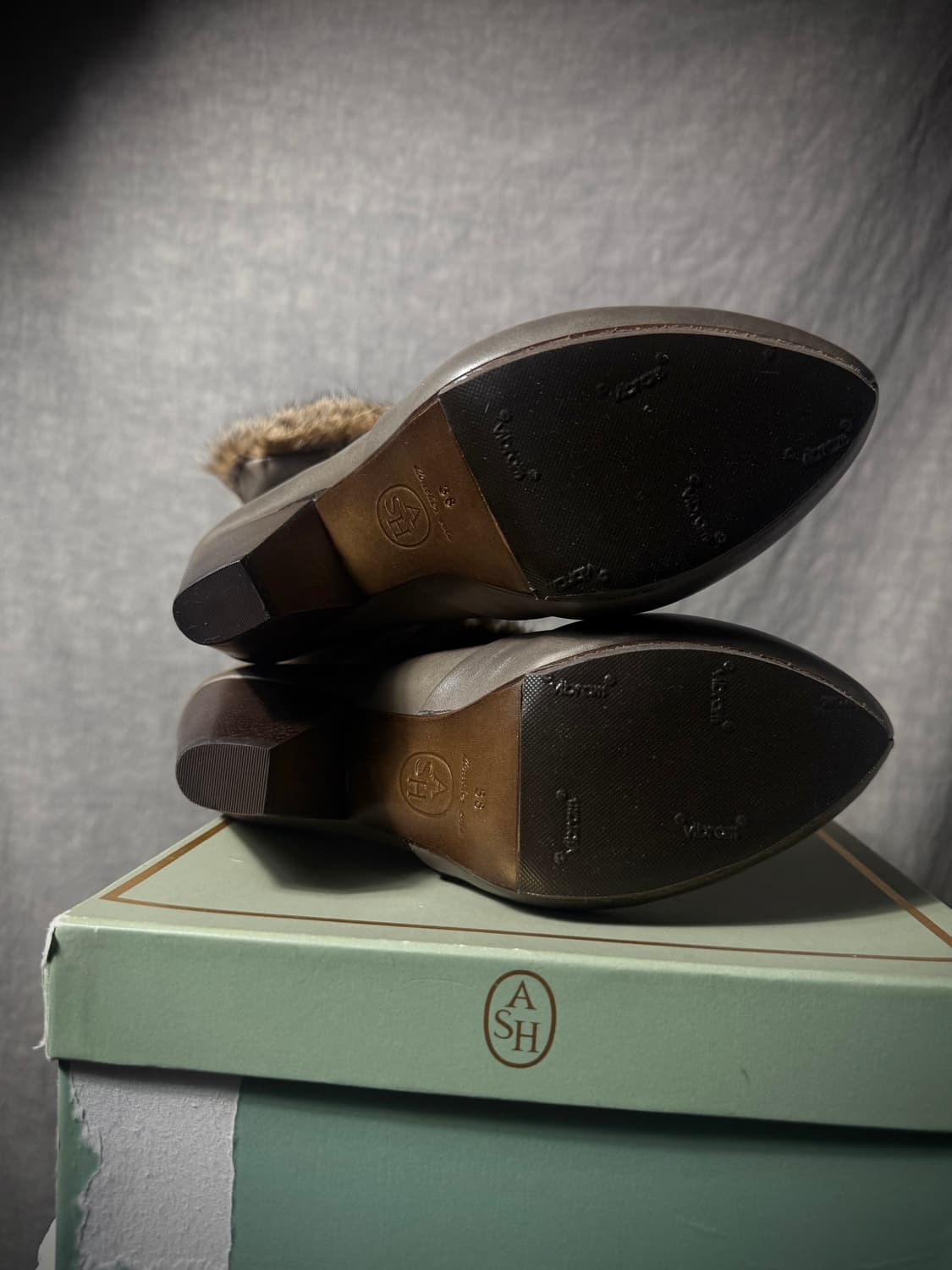 Ash Kaolin Fur Trim Ankle Boots  상품이미지6