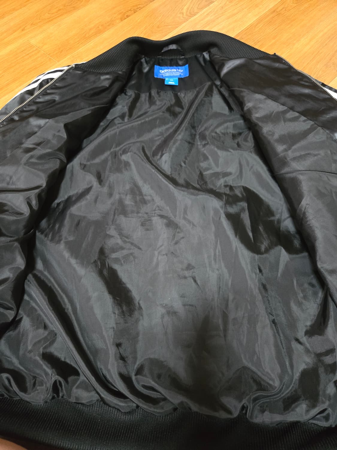 아디다스 블랙 오리지널 퀼팅 봄버자켓. 삼선 점퍼 상품이미지6