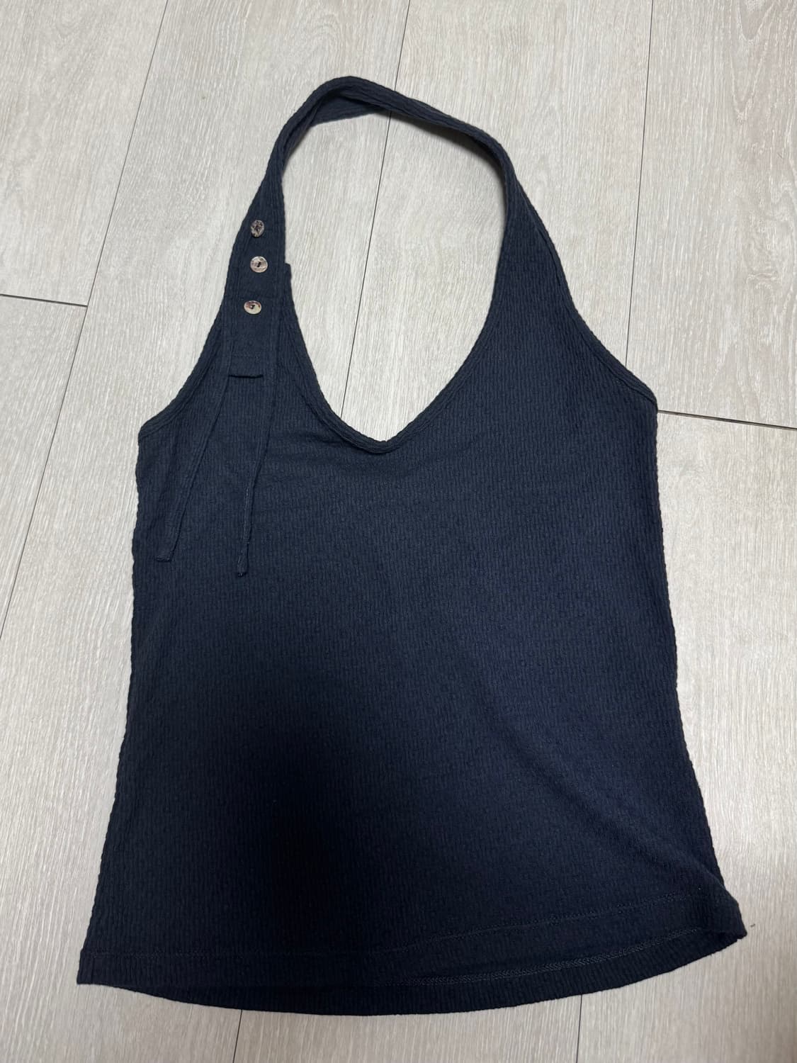 오데스 버튼 홀터 슬리브리스 상품이미지2