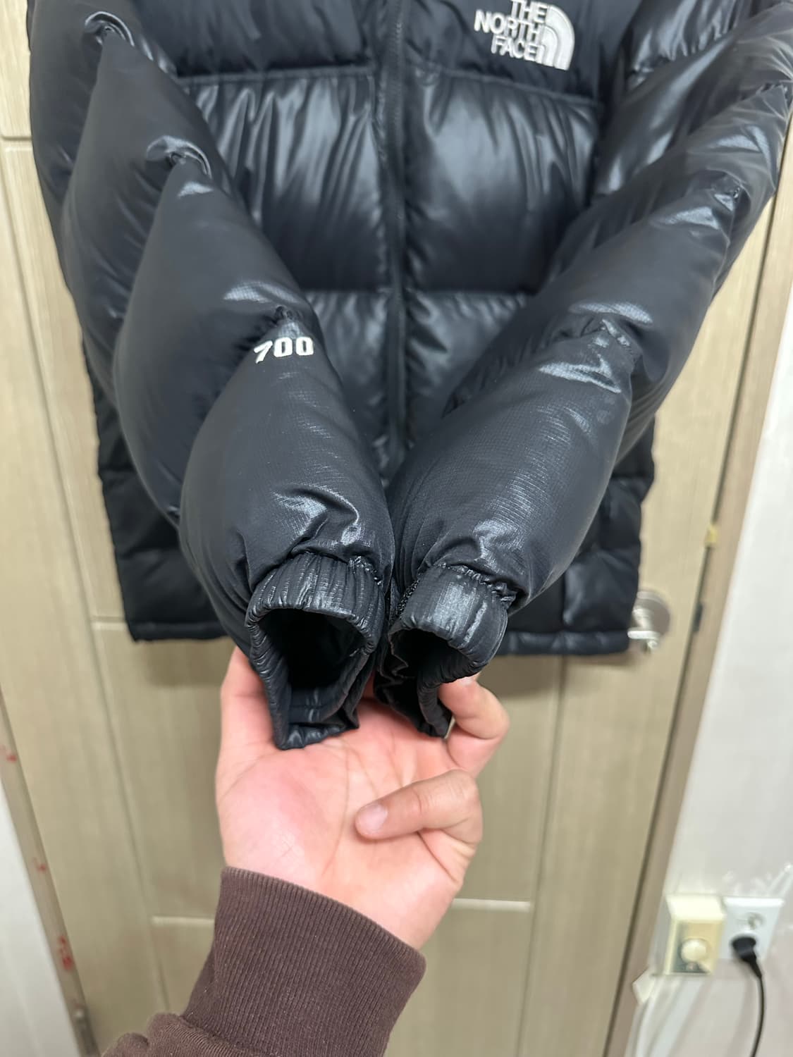 노스페이스 눕시 700 패딩 블랙 90 상품이미지4