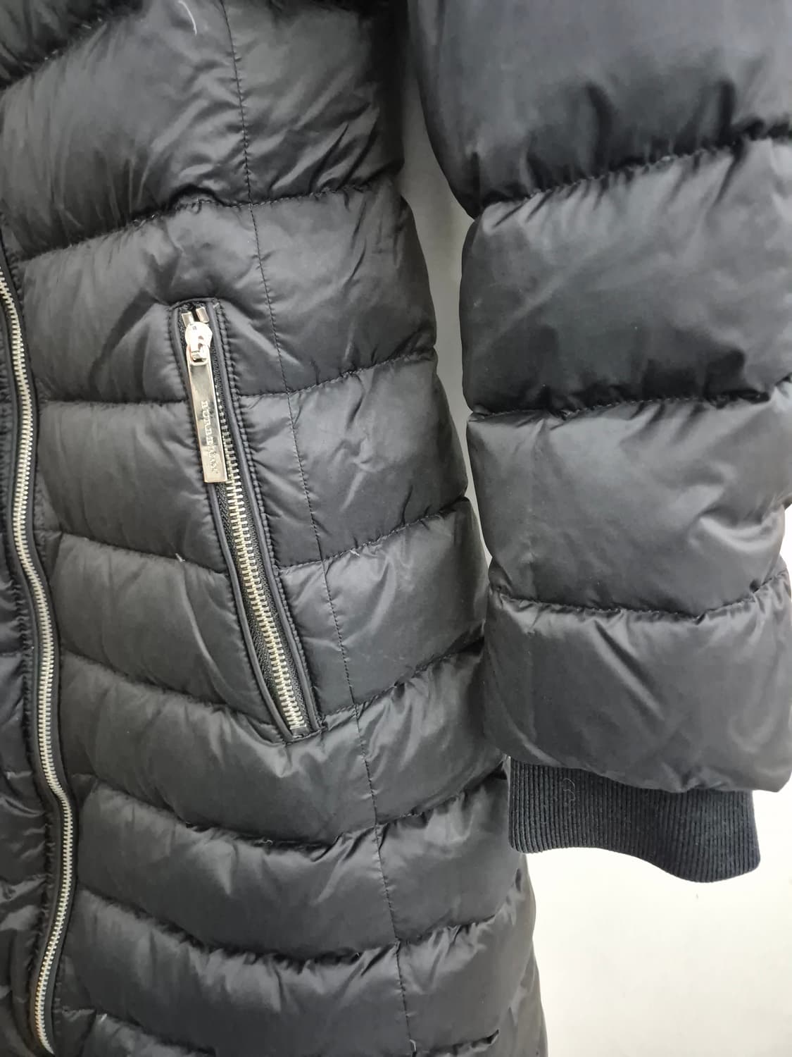 버버리 라임하우스 다운 파카 8003537_A1189_BL ACK(S) 상품이미지4