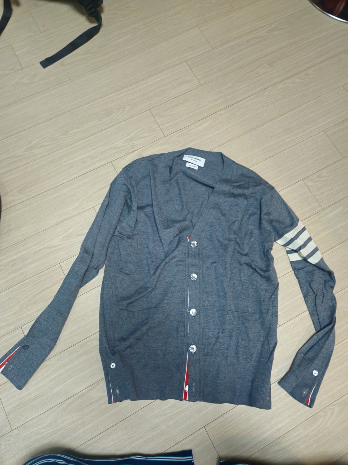 톰브라운 메리노울 가디건 그레이 2 상품이미지1