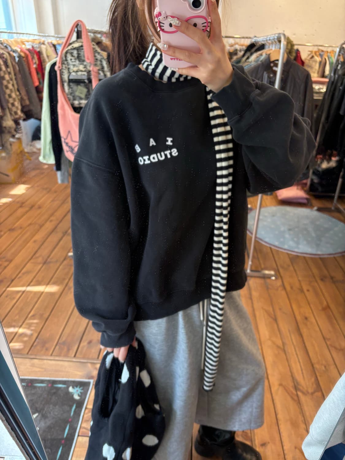 IAB 블랙 맨투맨 상품이미지2