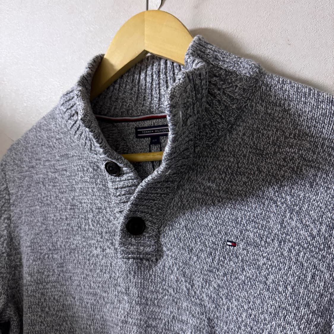 타미힐피거 아크릴 버튼 니트 (66정도) 상품이미지3