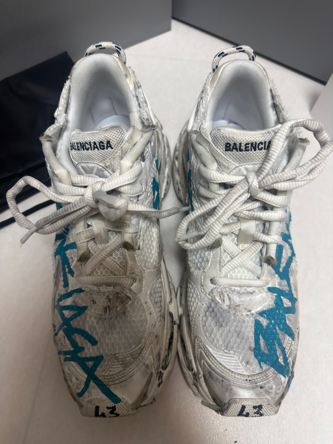 [10분 착용, 43] 발렌시아가 러너 그래피티 스니커즈 화이트 블루 상품이미지2
