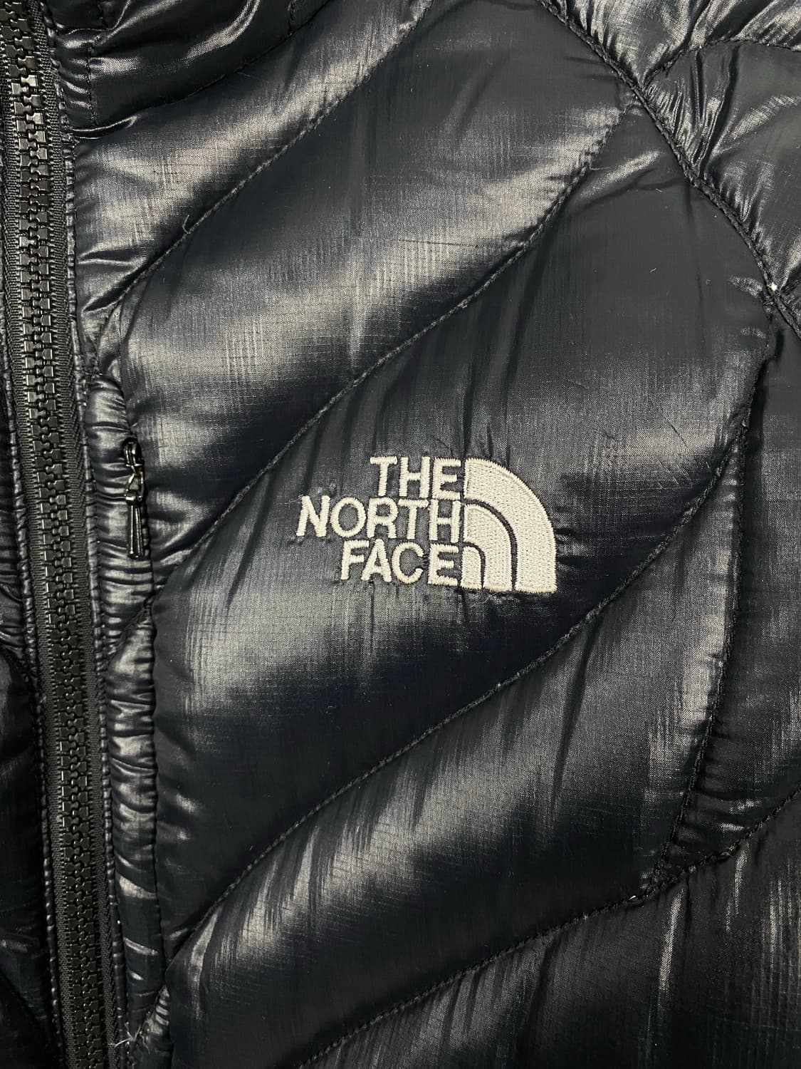 노스페이스 850 플라이트 센터로고 다운 경량패딩 S 상품이미지3