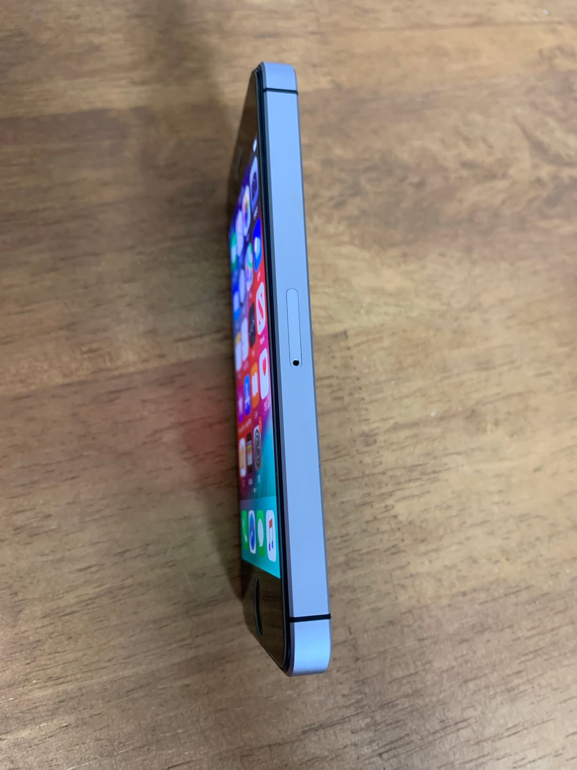 아이폰SE스페이스그레이 64GB 상품이미지3