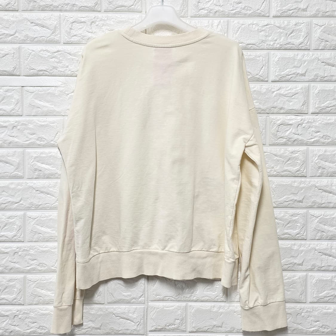 택포// L 19s럭키슈에뜨 맨투맨티 아이보리  상품이미지4