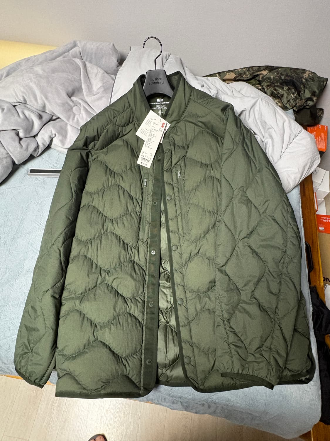 유니클로x화이트마운티니어링 하이브리드 다운 4xl 상품이미지1