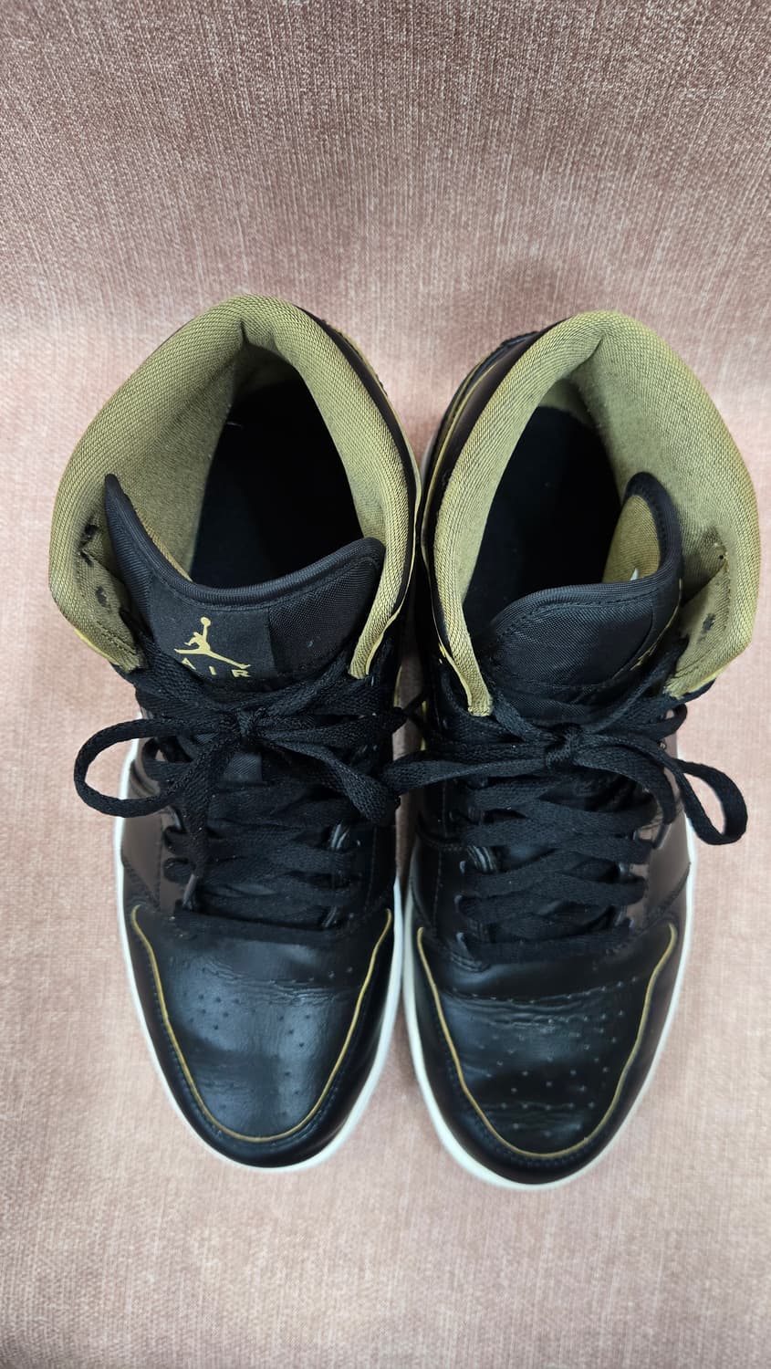 나이키 285mm-  에어조던1 미드 블랙/골드 검금 상품이미지2