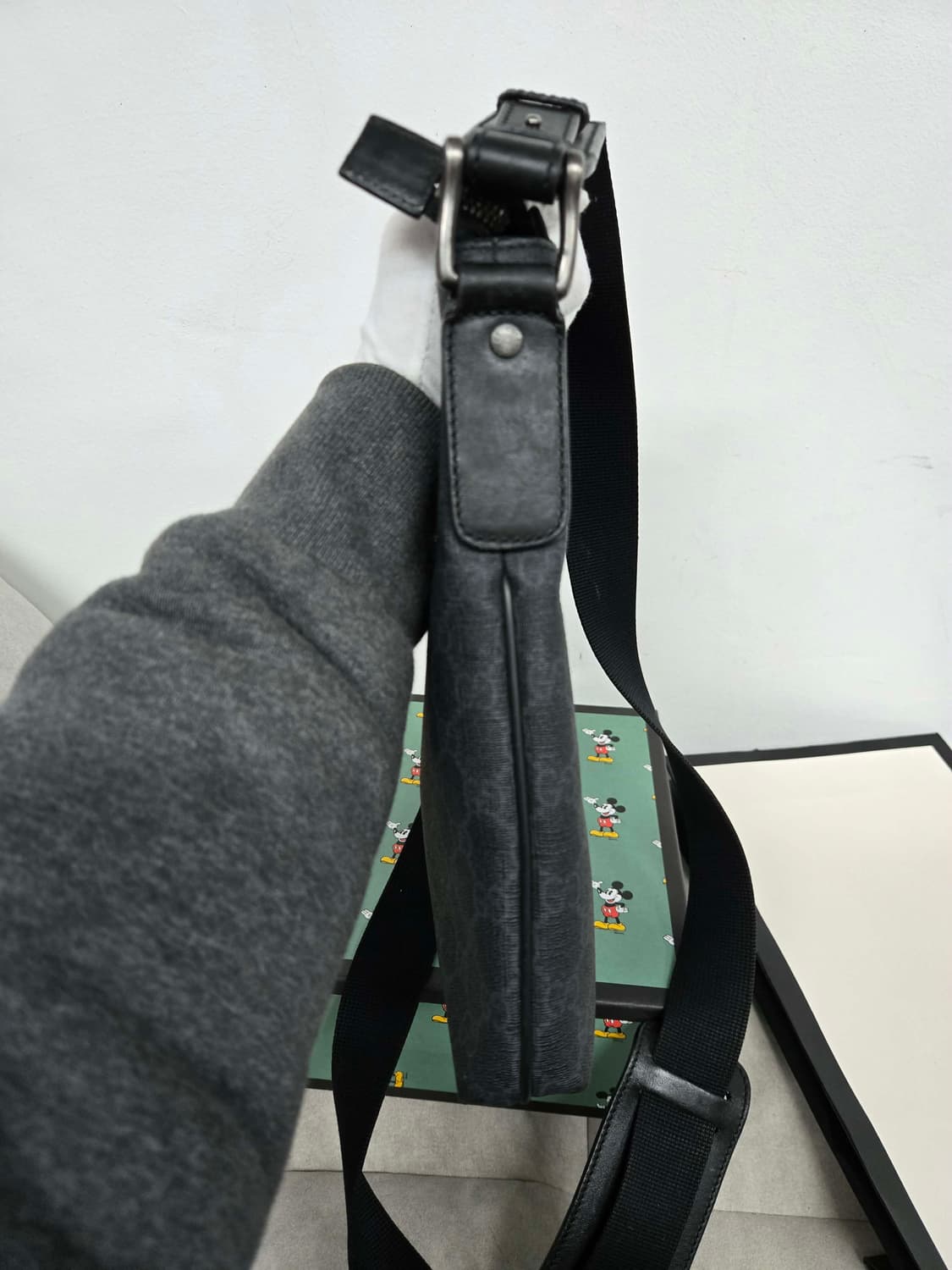 [보증서 정품] 구찌 시그니처 GG 메신저백 상품이미지4