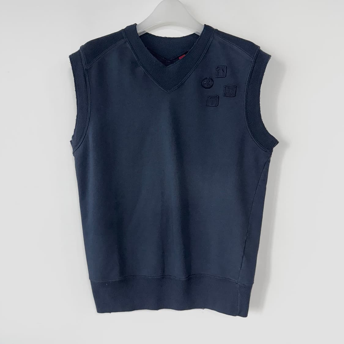 디젤 자수 패치 브이넥 니트 베스트 [새상품] 상품이미지1