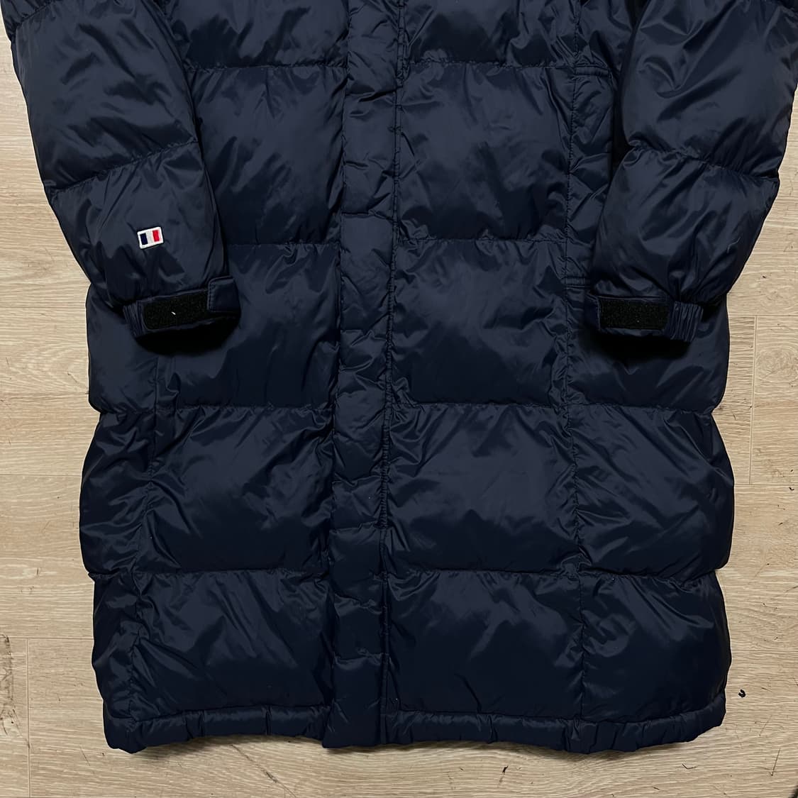 밀레 여성 프랑스 국기 자수로고 후드 롱패딩 점퍼 [네이비] S/90 상품이미지3