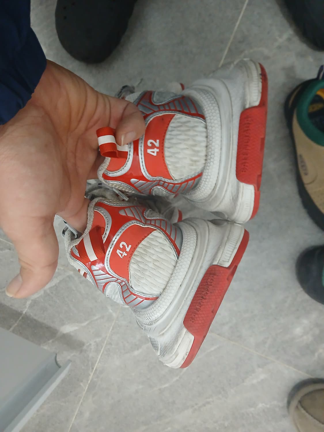 발렌시아가x3 상품이미지3