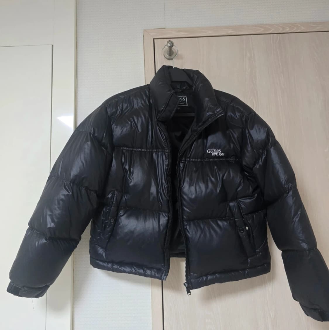 게스 덕다운 패딩 상품이미지1